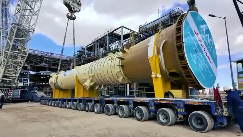 ویدیو، نصب غول ۲۳۵ تنی؛ پالایشگاه اصفهان وارد مدار جهش راهبردی شد